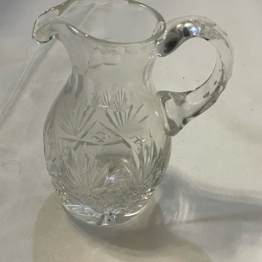 Elegant Clear‎ Glass Pitcher